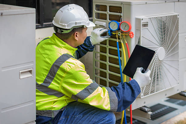 Professional Hvac technician working in Perryville, AR